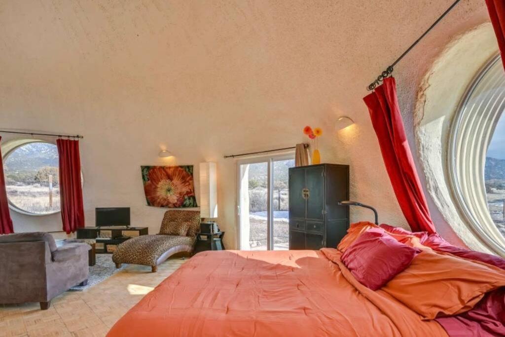 The Spacious Dome Crestone Exterior photo